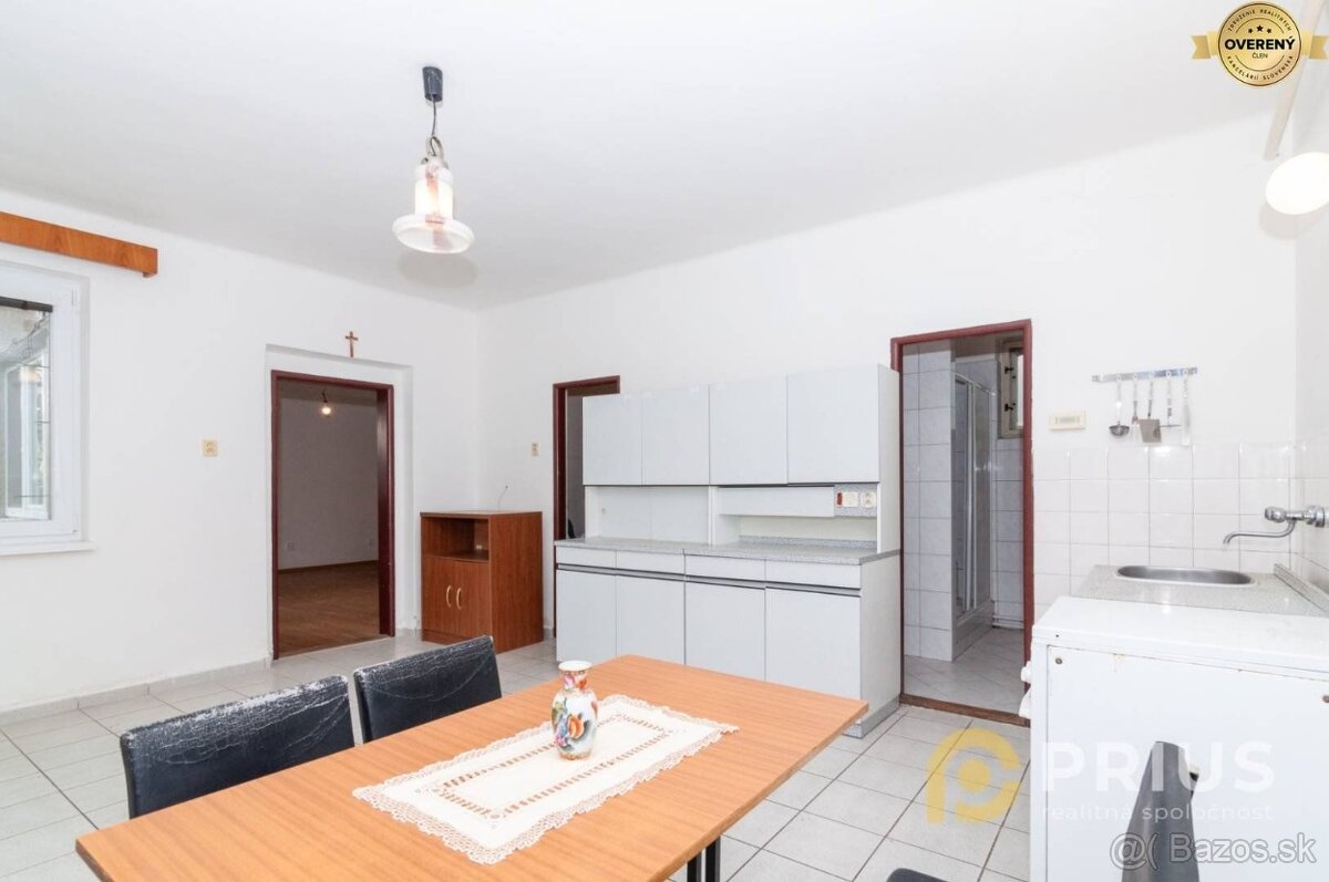 PREDAJ 4 iz RODINNÝ DOM S GARÁŽOU ČULENOVA HC - 8