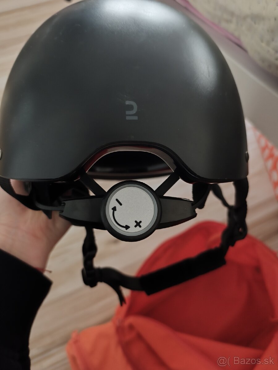 Predám detskú jazdeckú prilbu s korytnačkou spolu - 8