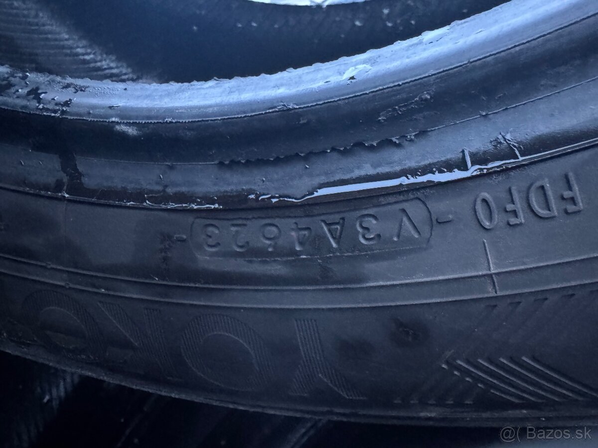 Yokohama 235/55 R19 - 8