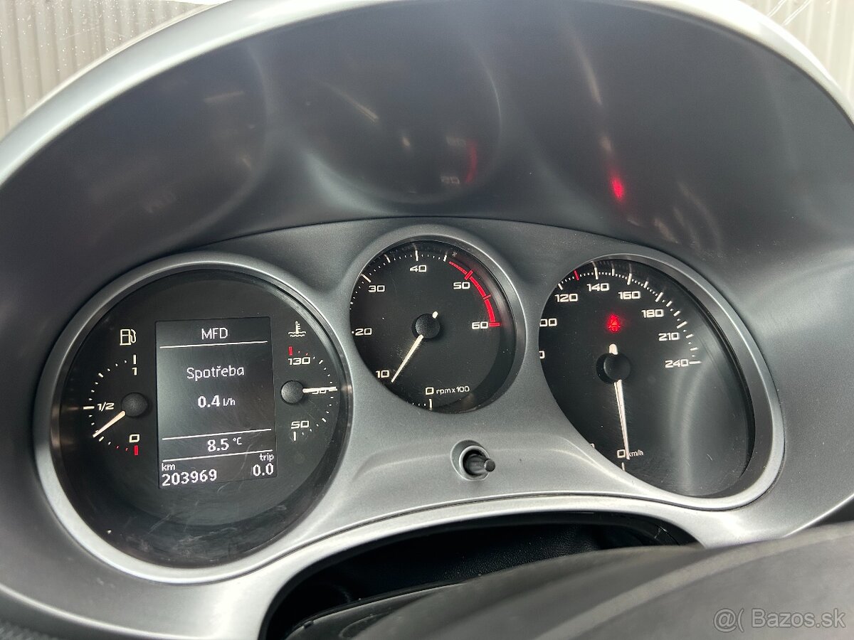 Seat Leon 2.0 TDI 103kW BMM Sport r.v.2010 - 8