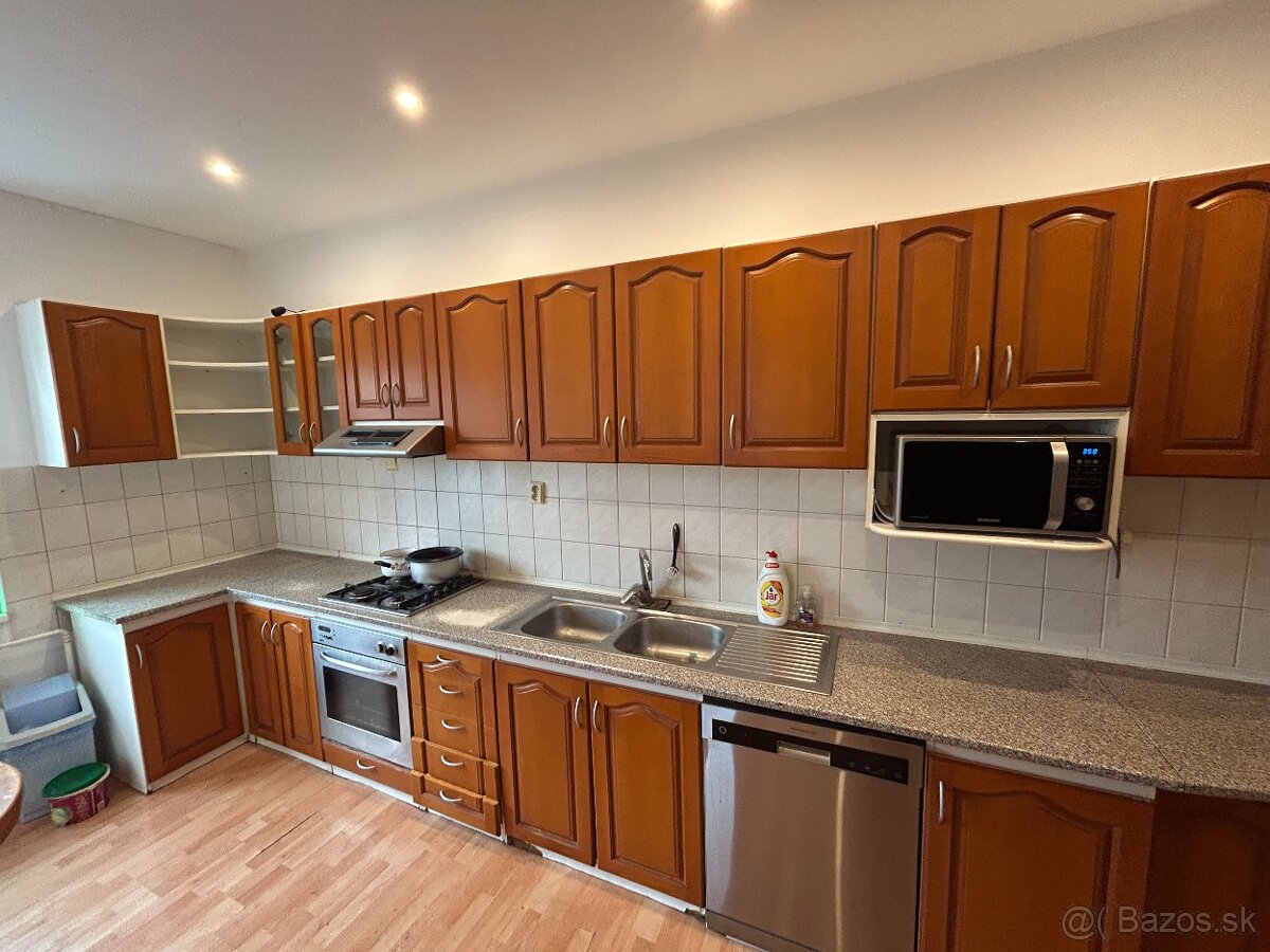 kuchynská linka drevená - 8