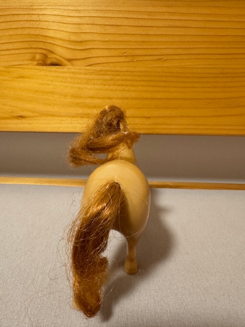 KONIKY( KUPTE SI NAS) - 8