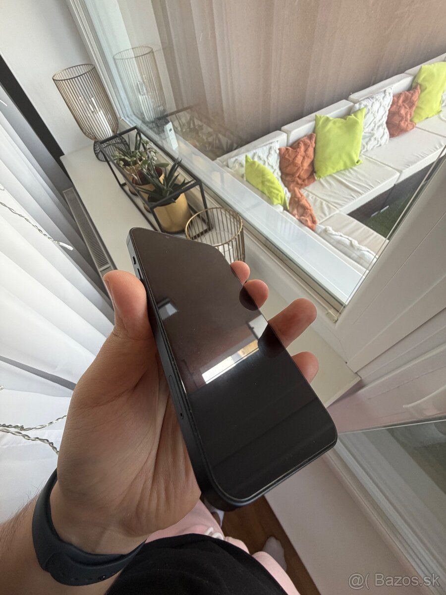 Predám Iphone 13 256GB Midnight - 8