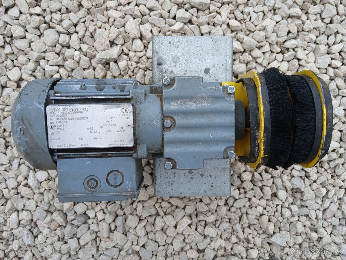 Predam eletromotor s prevodovkou - 8