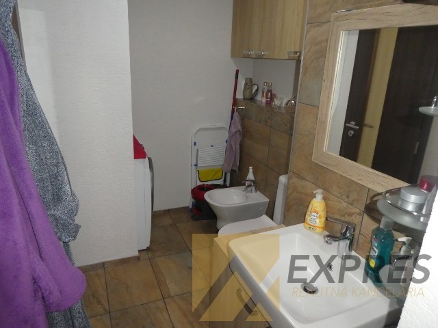 RK EXPRES - na predaj 3 izbový byt v Handlovej, kompletná re - 8