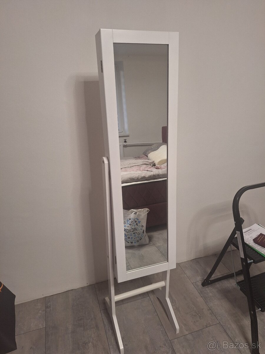 Stojan na šperky so zrkadlom - 8