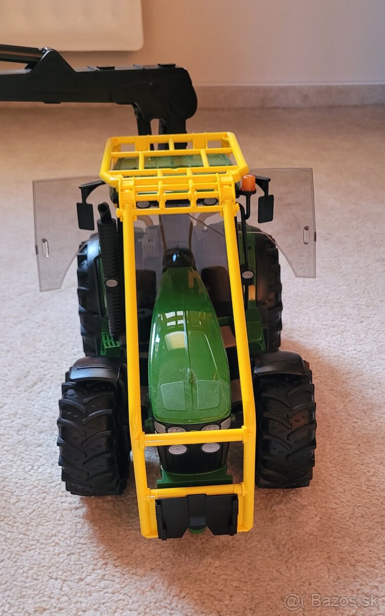 Bruder lesny traktor John Deere 7930 - 8
