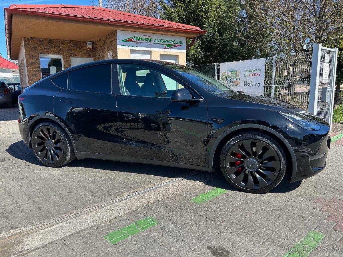 Tesla Model Y PERFORMANCE 393kW Dual Motor Long Range AWD - 8