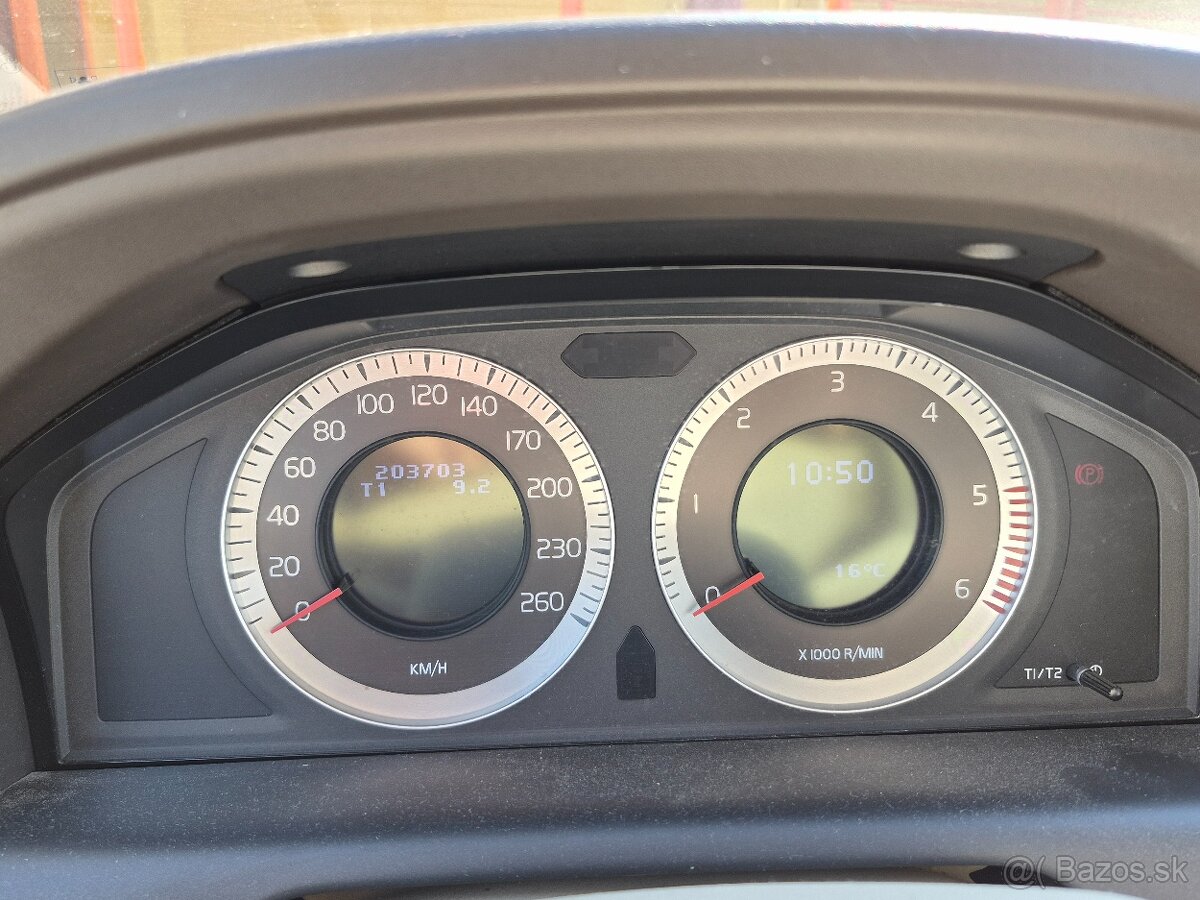 Predam vymenim Volvo XC60 - 8