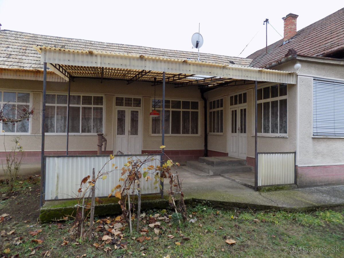 Na predaj chalupa v obci Kuraľany s garážou , pozemok 1536 - 8