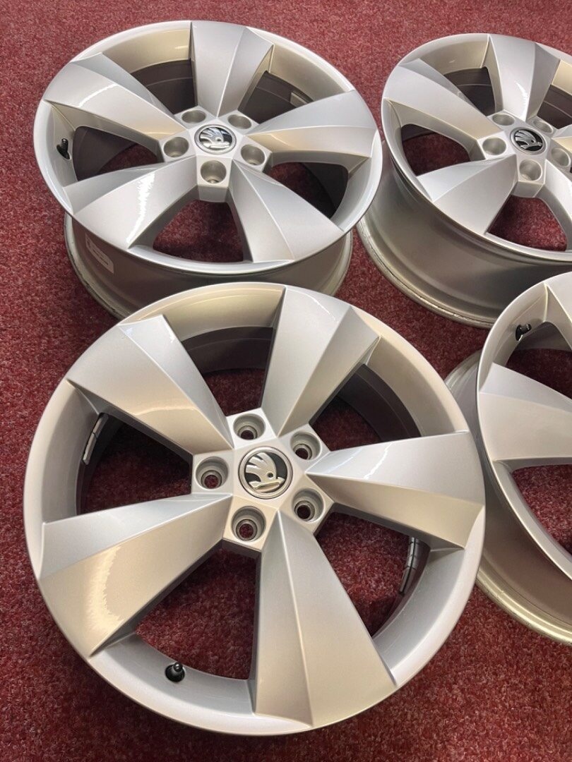 5x112 R17 alu disky originál Škoda Kodiaq 2021 - 8