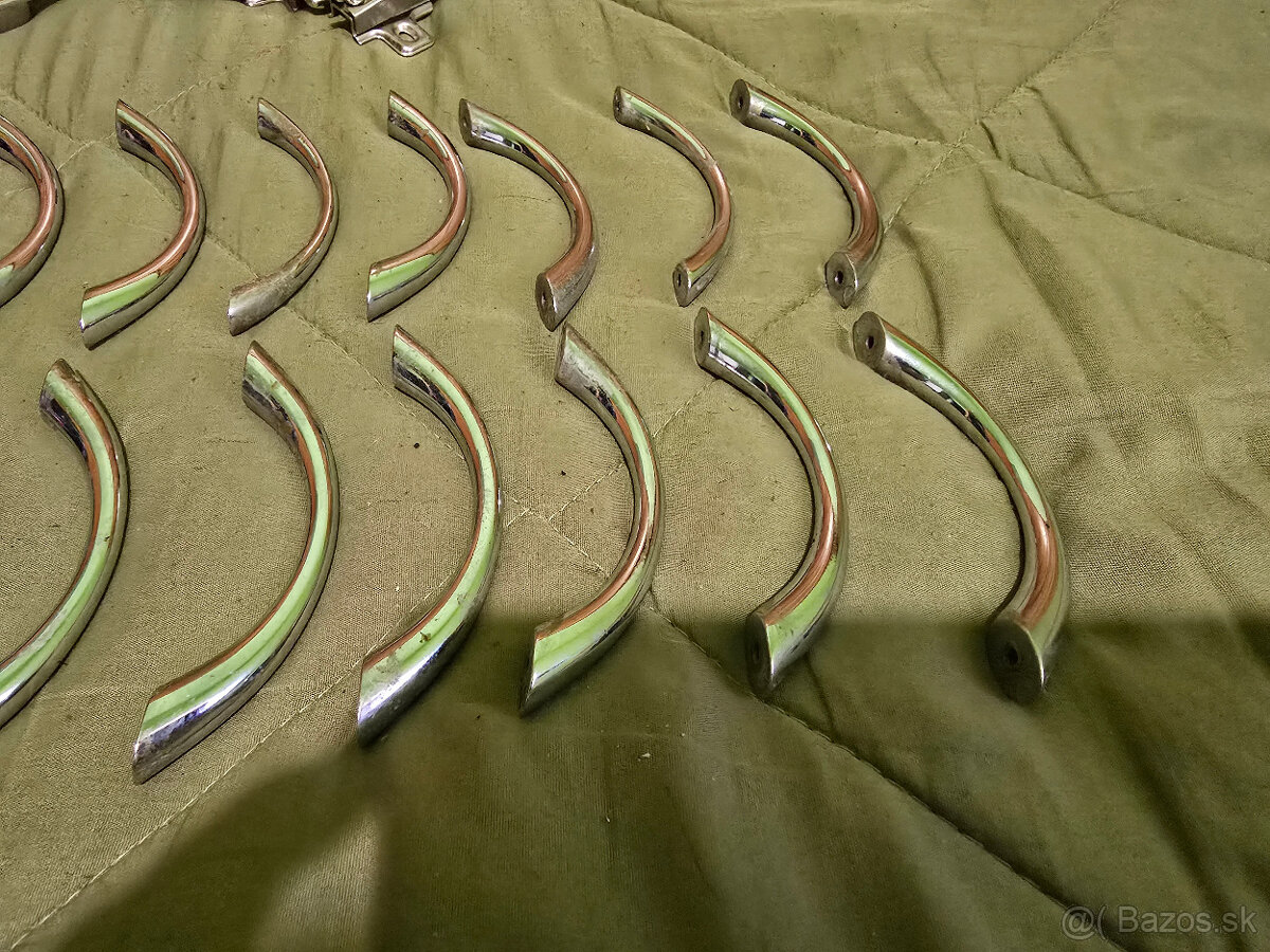 Predam pánty a uchytky - 8