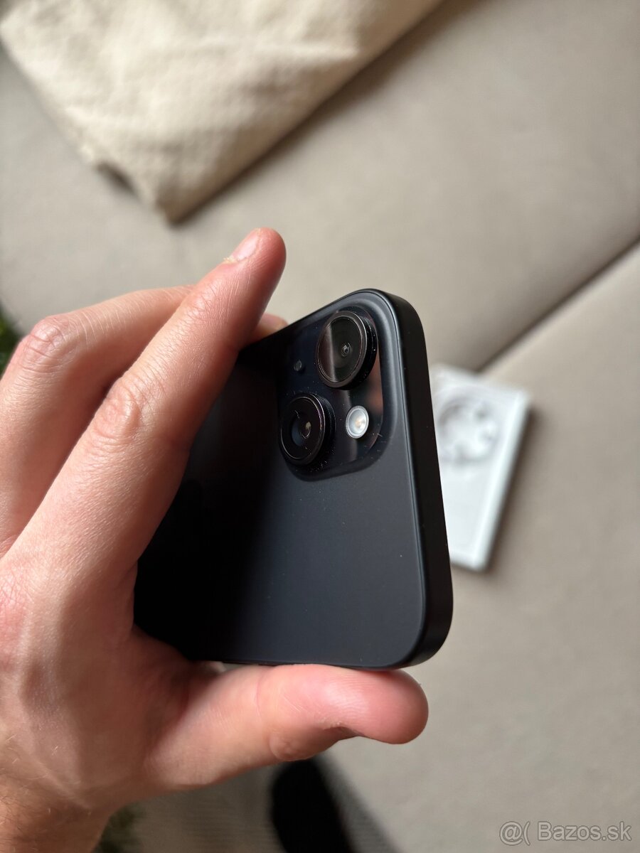 Apple iPhone 15 128GB - 8