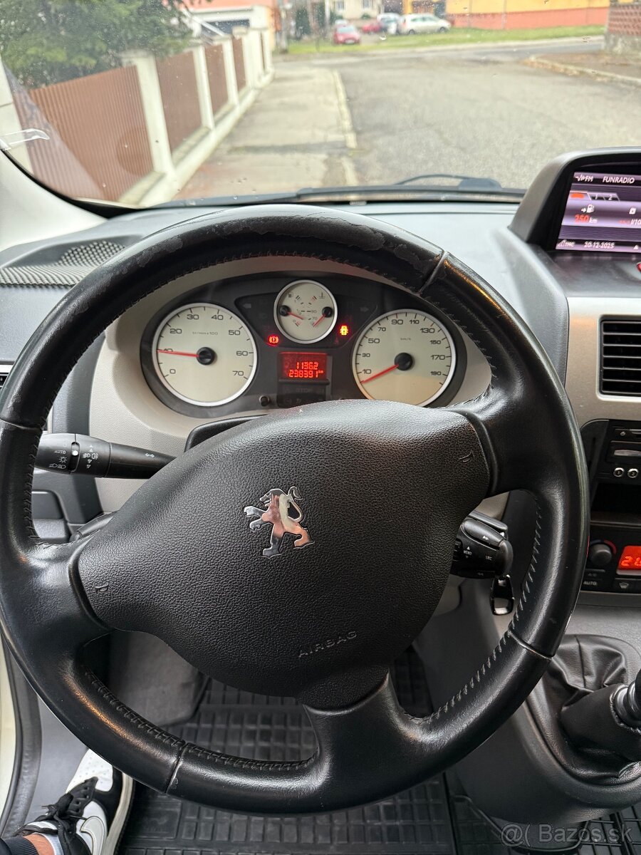 Peugeot Expert Tepee Diesel 2,0 - 8