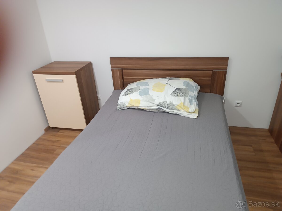 Predam postel zo pc stolikom - 8