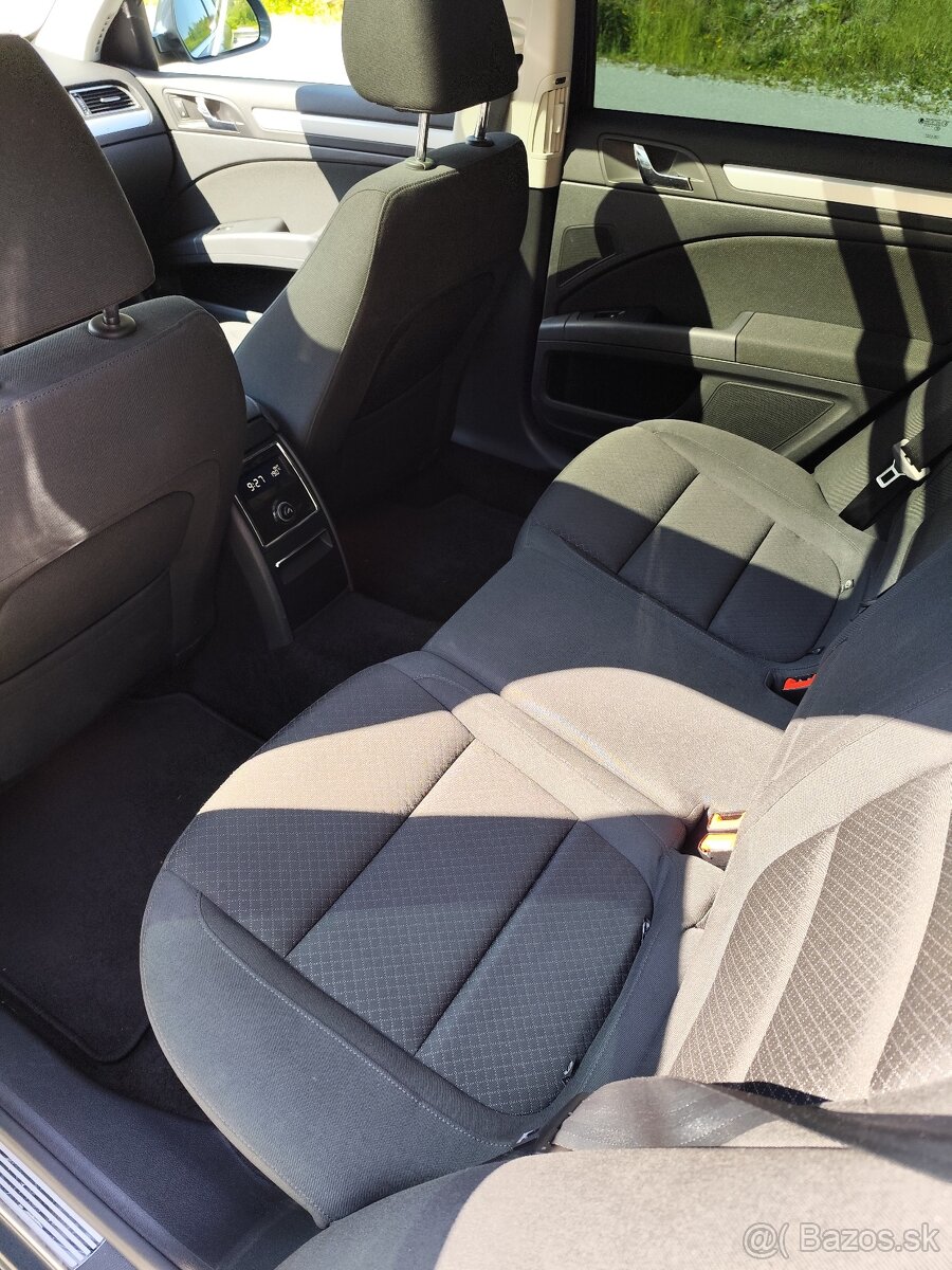 Predám Škoda Superb 2 facelift 125 kw DSG 4x4 2015 - 8
