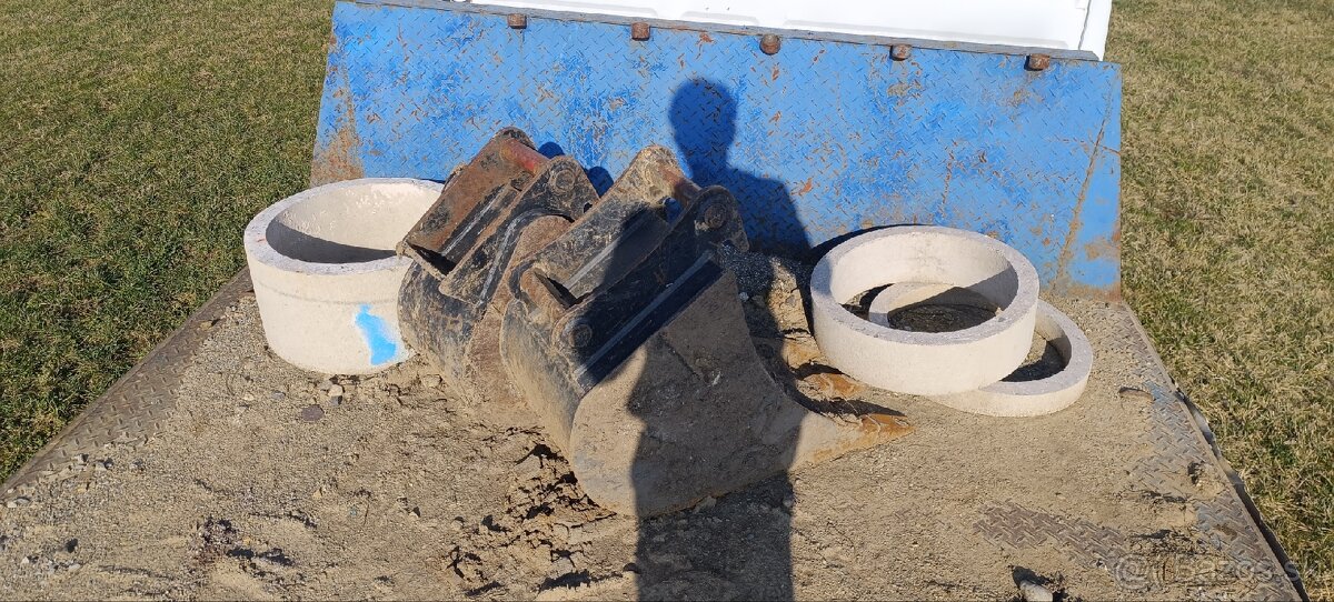 Predám báger CAT 305.5E CR - 8