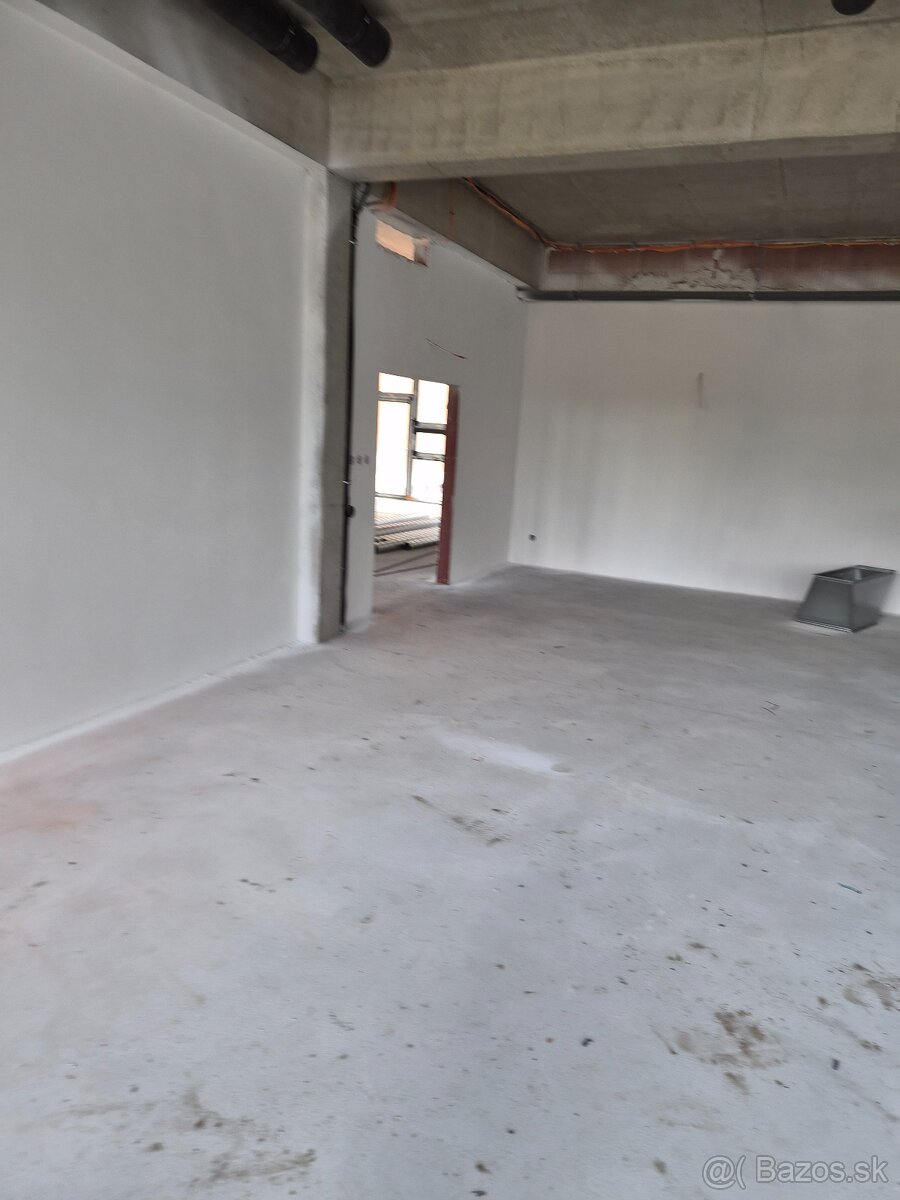 Praca v stavebnom sektore. Pozícia pomocník obsadena. - 8