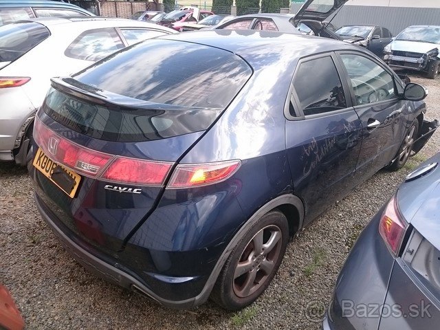 Honda Civic 8gen (FN,FK) 06-11 ufo náhradné diely - 8