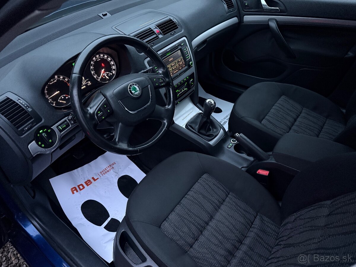Skod Octavia 1.6Tdi-tazne-vyhrev-radio dotyk. - 8