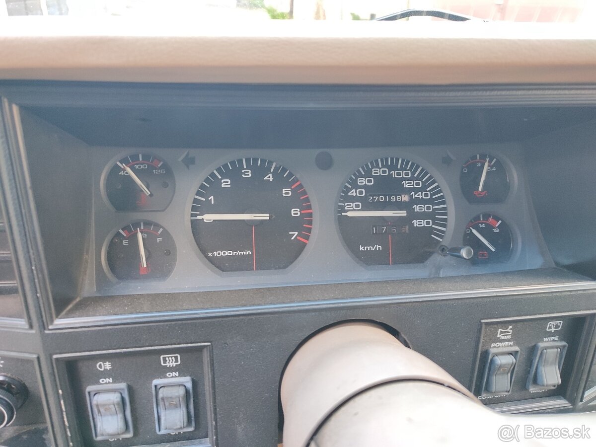 JEEP CHEROKEE XJ 4.0 - 8