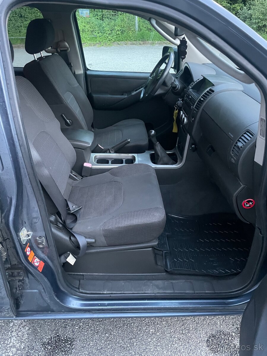 Nissan Pathfinder - 8