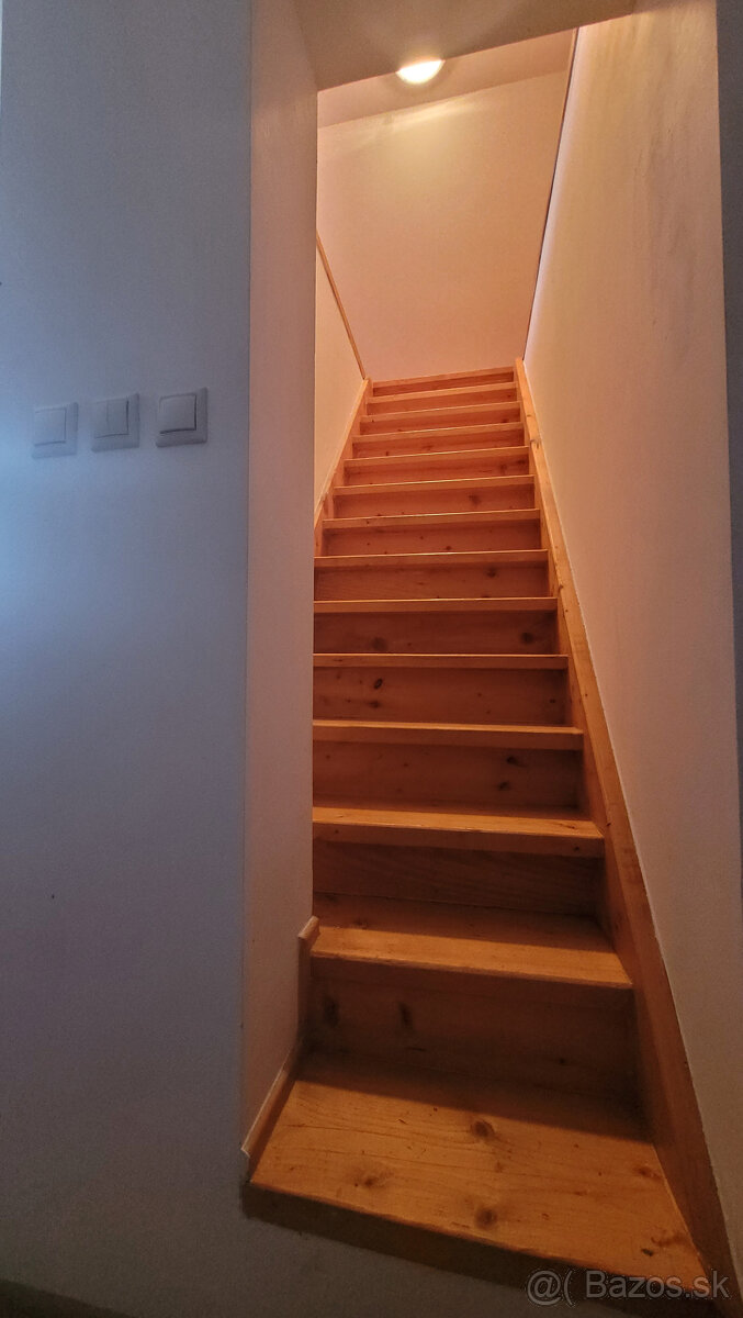 Garsónka - mestská časť D.Moštenec - 8