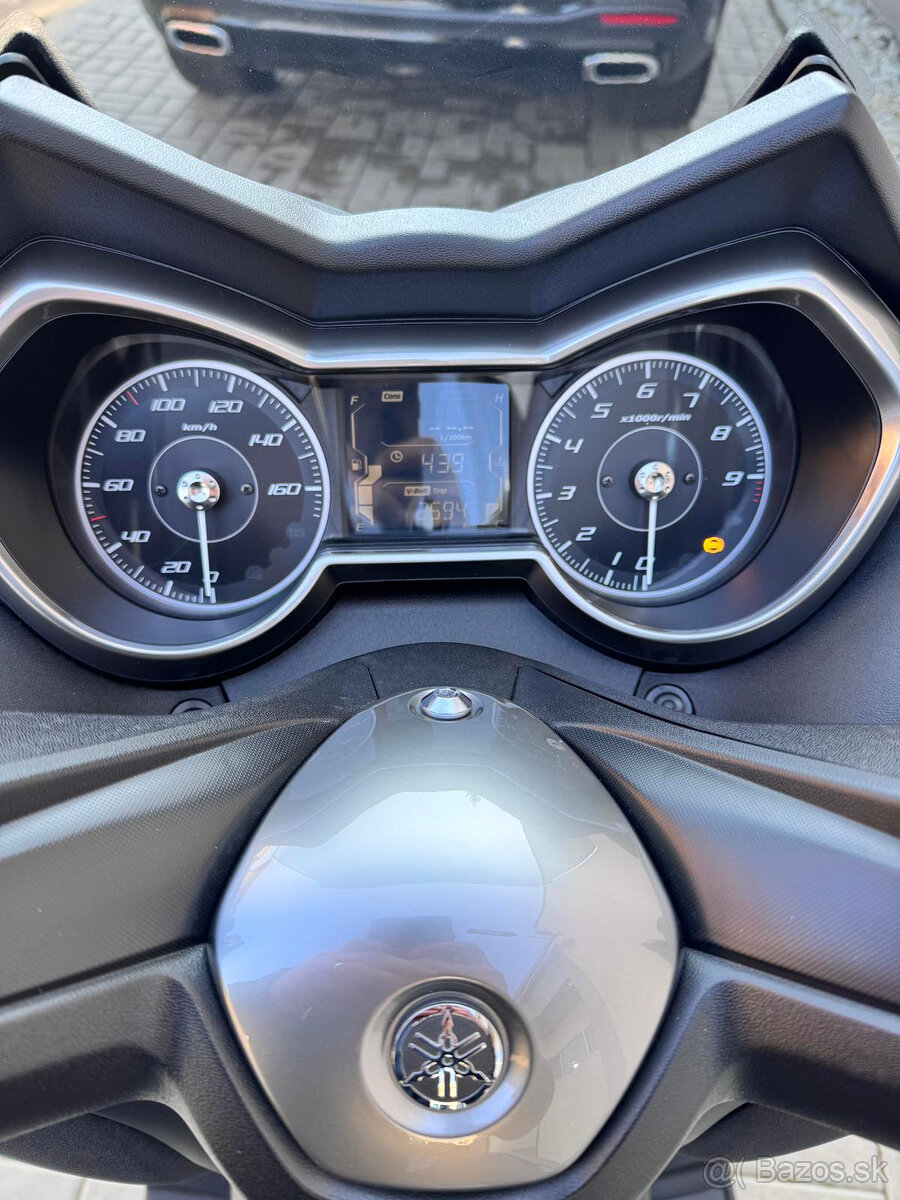 Yamaha X-Max 300 Techmax - 8