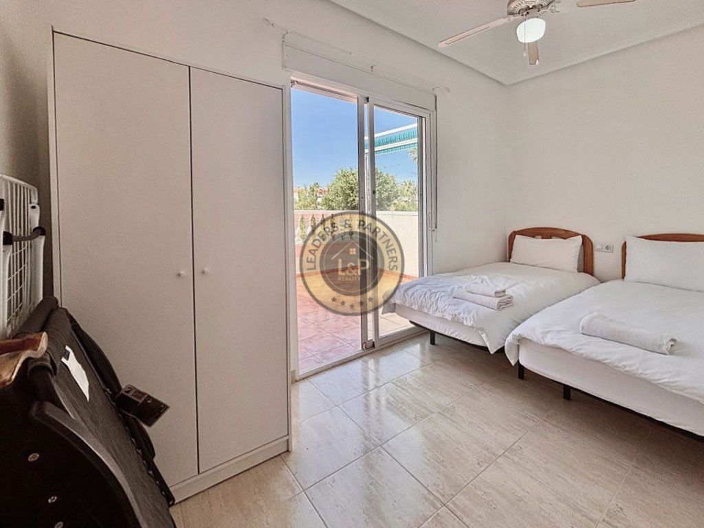 Apartmán 3+1 s bazénom Torrevieja-Los Altos, Španielsko - 8