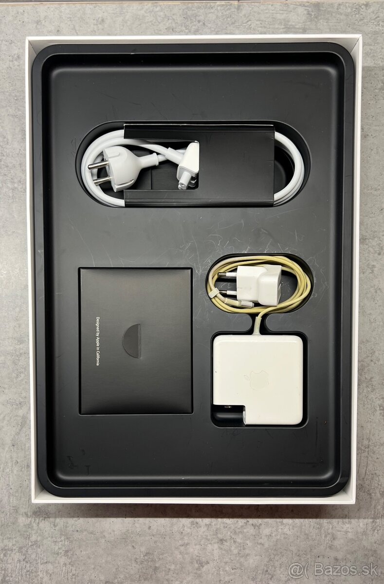 MACBOOK PRO 15” 1TB SSD - 8