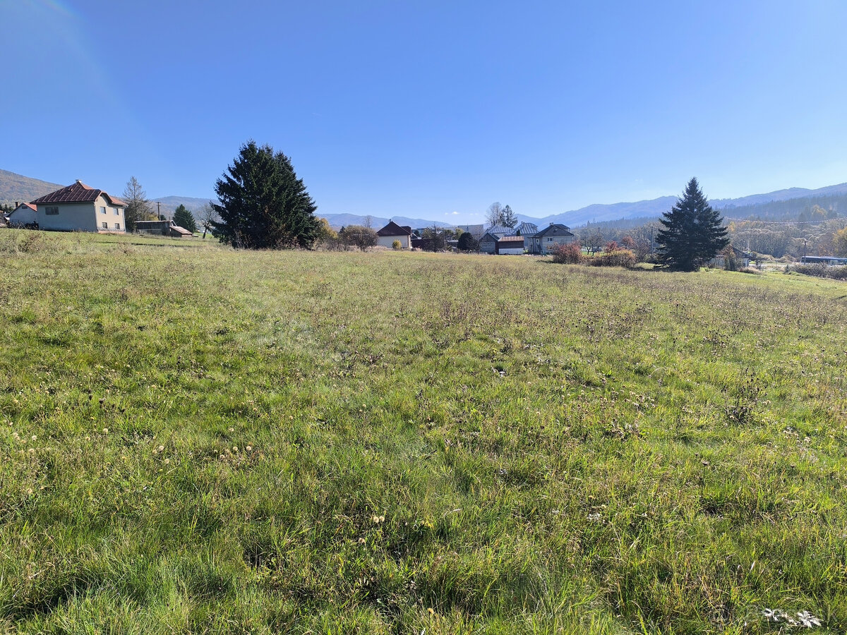 LUKRATÍVNE SLNEČNÉ POZEMKY S PRÍPOJKOU ELEKTRINY A VODY V NA - 8