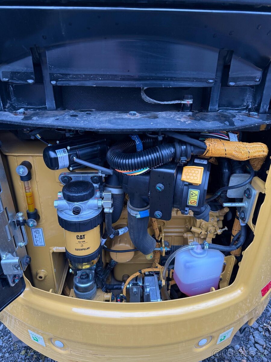 Caterpillar 301.6 - 8