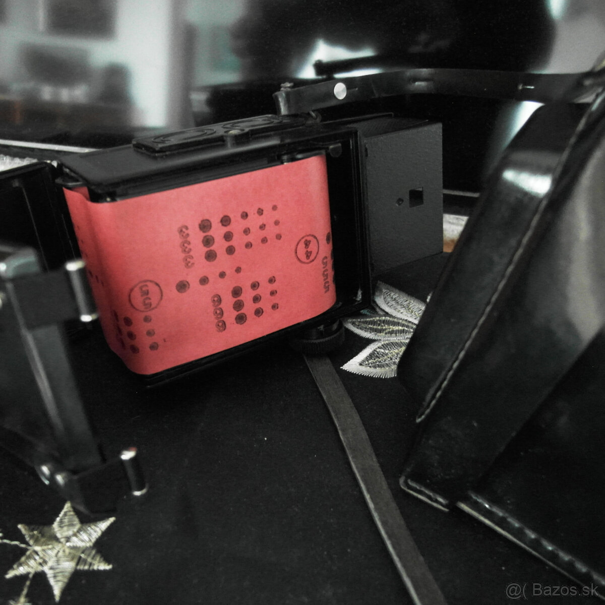 Starý fotoaparát Ľubiteľ 2 - 8