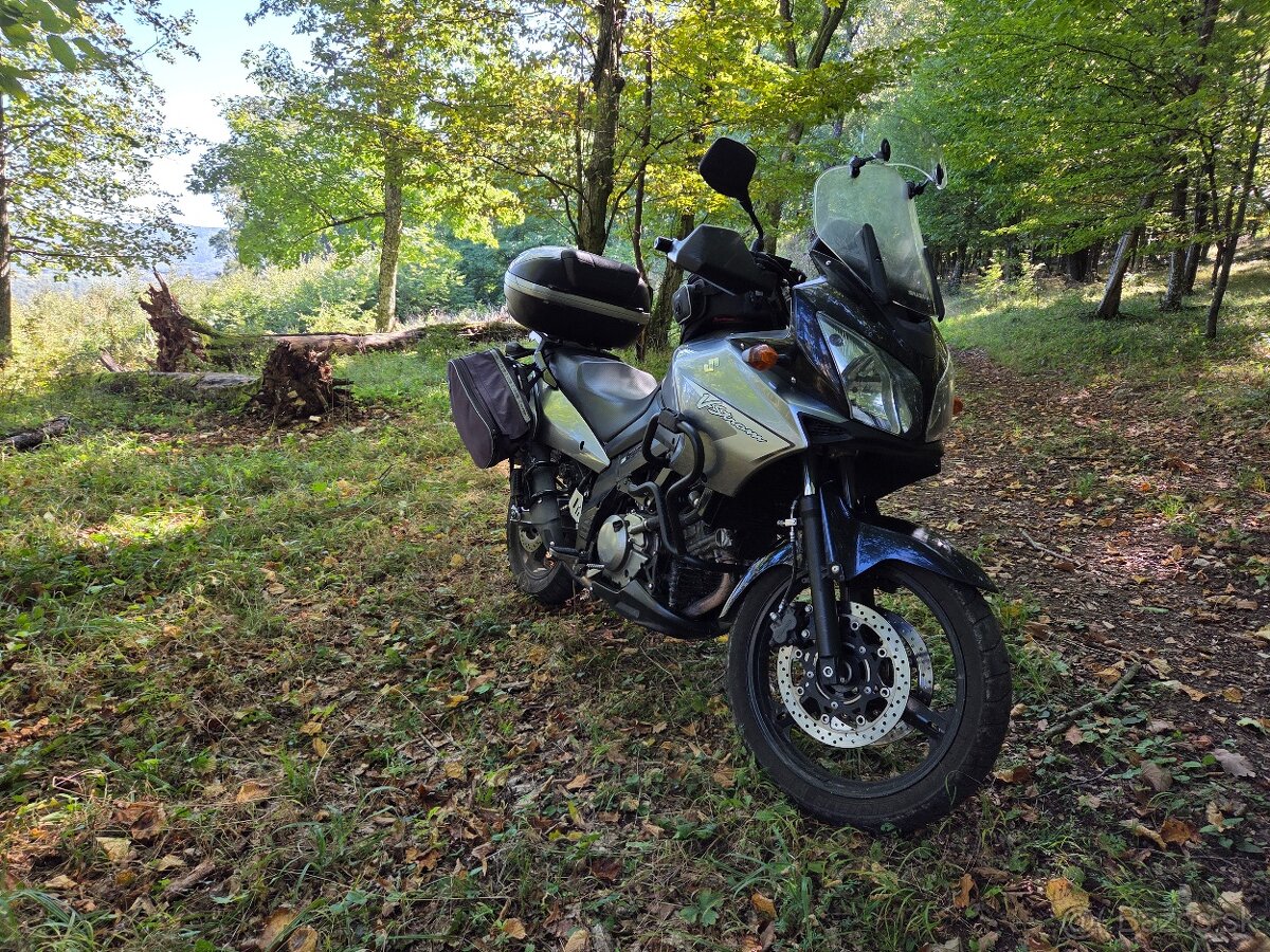 Suzuki V-Strom DL650 - 8