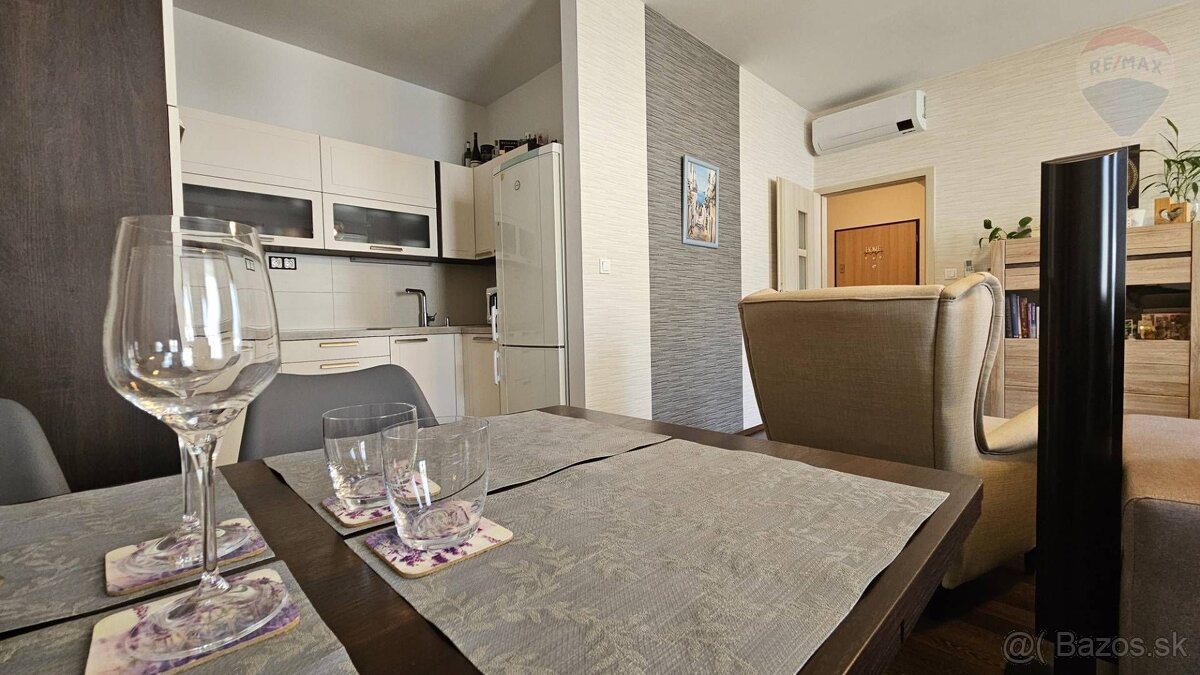 2izb.byt s vlastným kúrením, klímou a garážou - 8