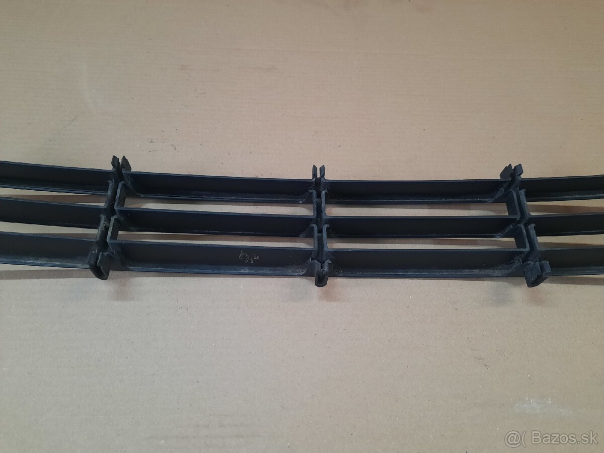 mriežka predného nárazníka Octavia 2 - 8