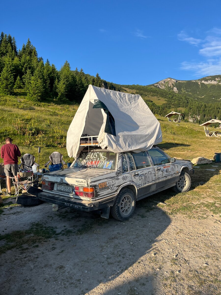 Záhradka na auto s konštrukciou stanu - 8