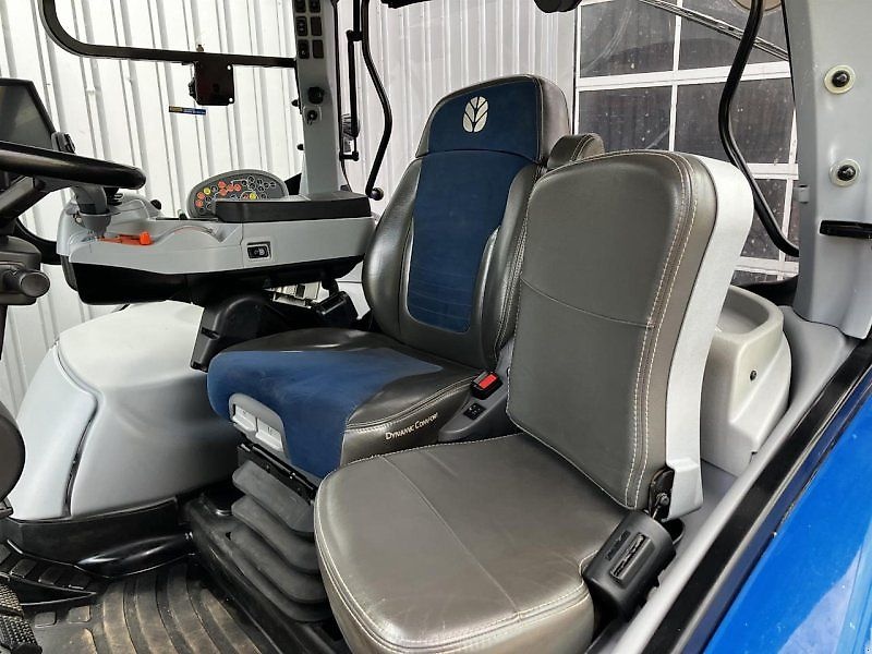 Traktor New Holland T7.275 AC - 8