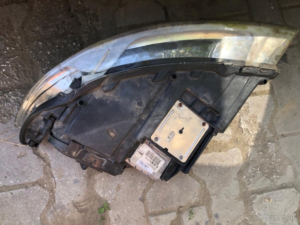 Predám pravý predný svetlomet Audi Q7 (4L) - 8