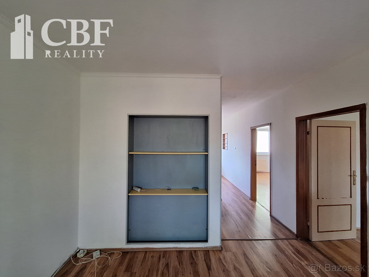 ZNÍŽENÉ 3-IZBOVÝ BYT NA PREDAJ SÍDLISKO JUH - 8