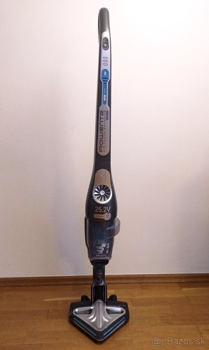 VYSÁVAČ TYČOVÝ EXTREME CYCLONIC ROWENTA - 8