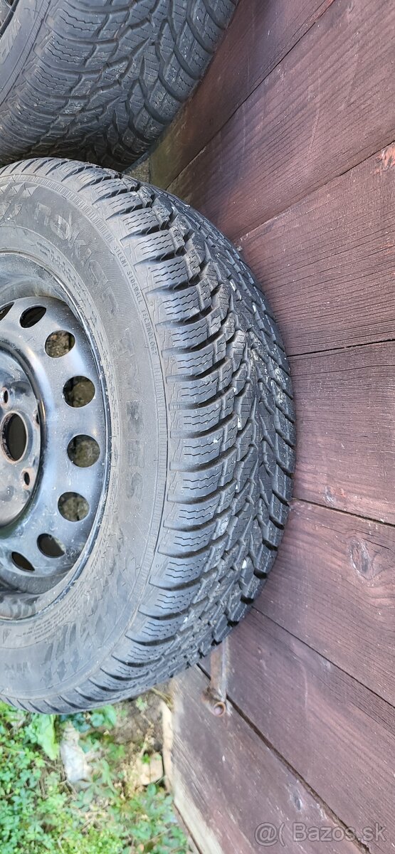 Zimné pneumatiky nokian 175/70R14 na diskoch - 8