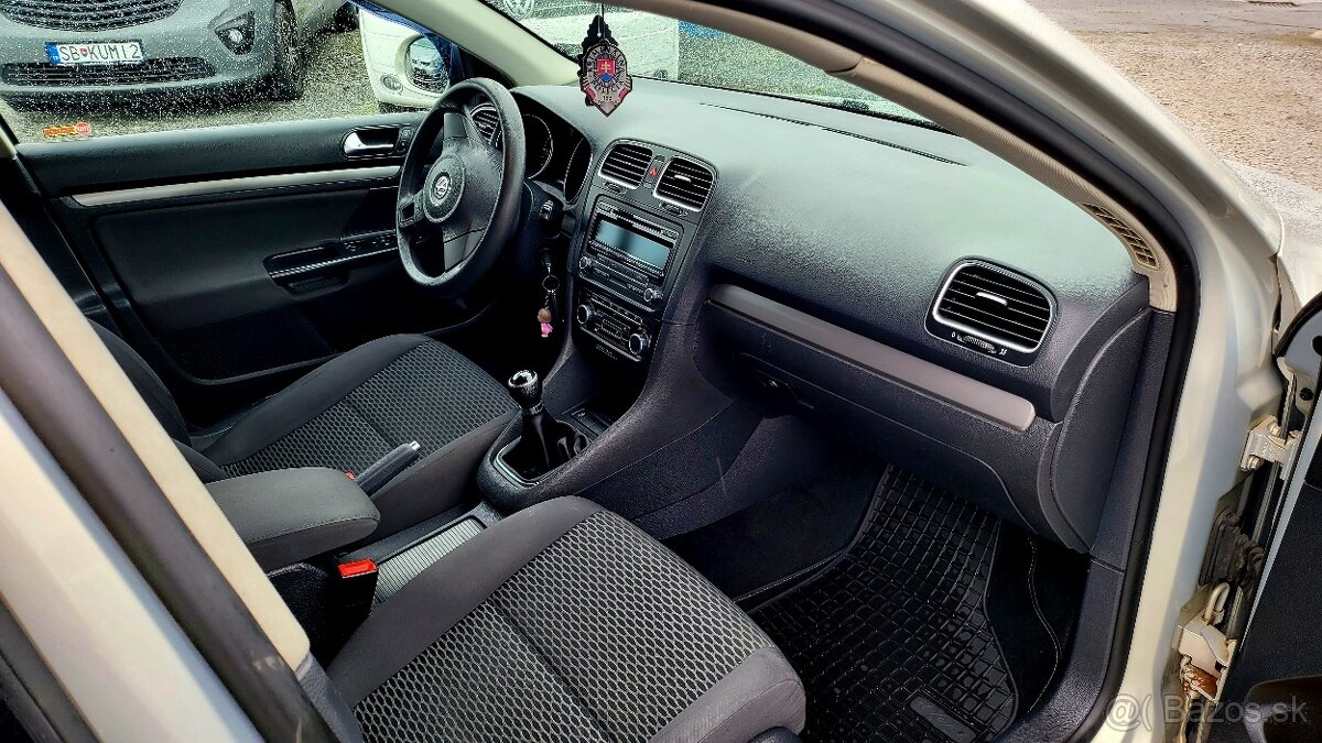 Volkswagen Golf 1,6 TDI CR -77 kw Comfortline - 8