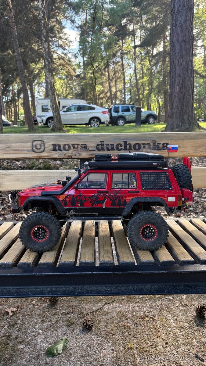 Predám RC model jeep cheroke 1/10 - 8