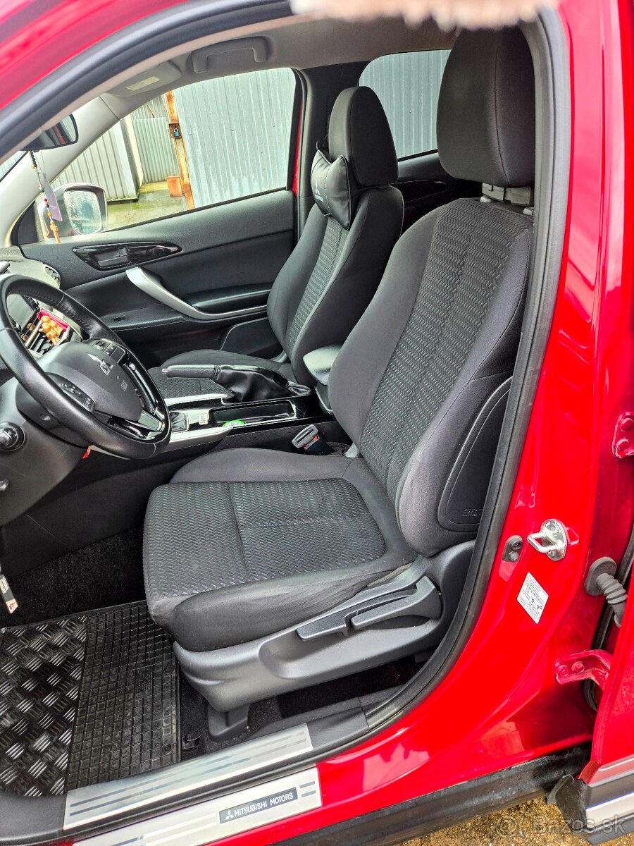 Eclipse Cross 2WD Manuál Invite - 8