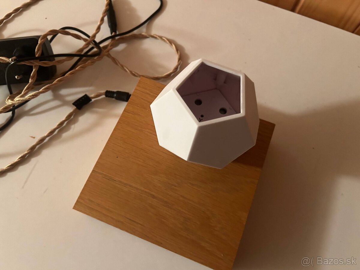 Magneticky levitujúci kvetináč LYFE - 8