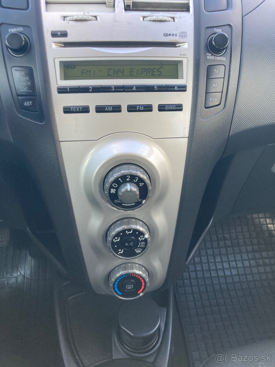 Toyota Yaris 1,3VVTi, kúpené na SK - 8