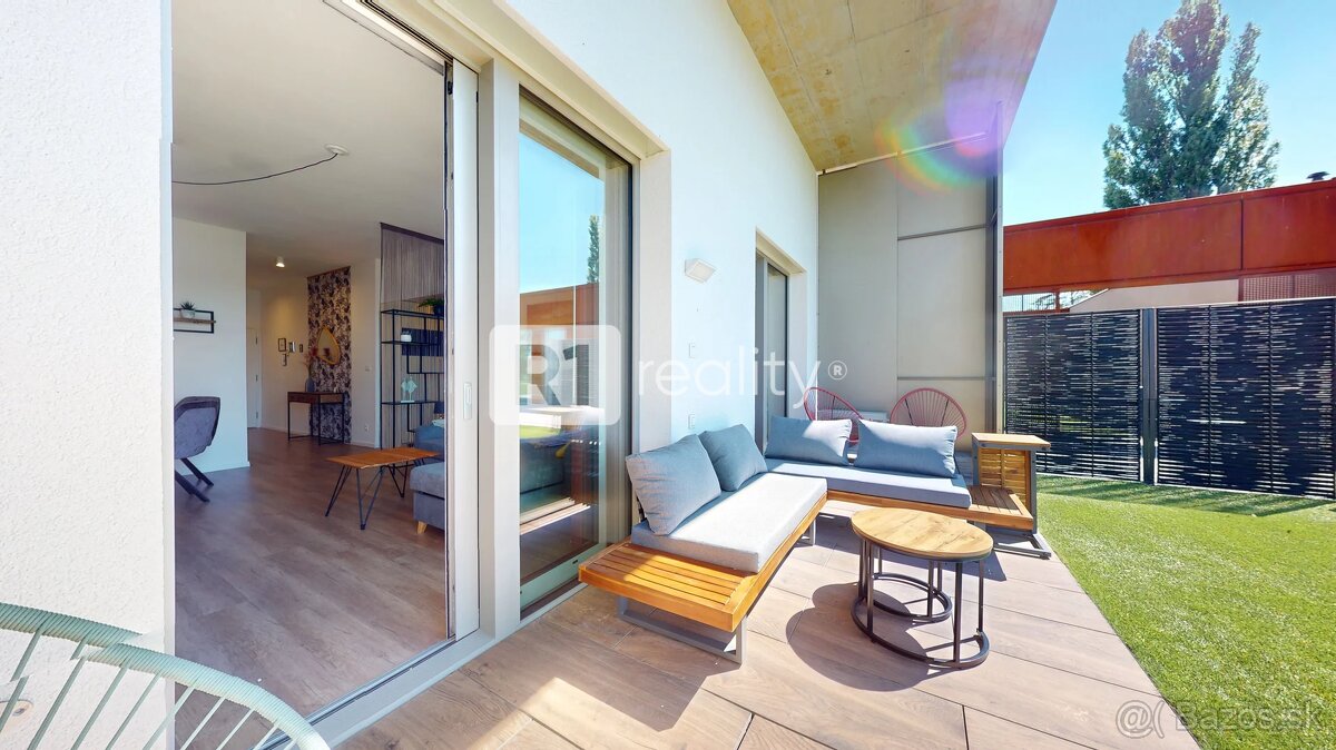 Na prenájom 2 izbový byt 45 m2 + terasa 15 m2 + 30 m2 predzá - 8