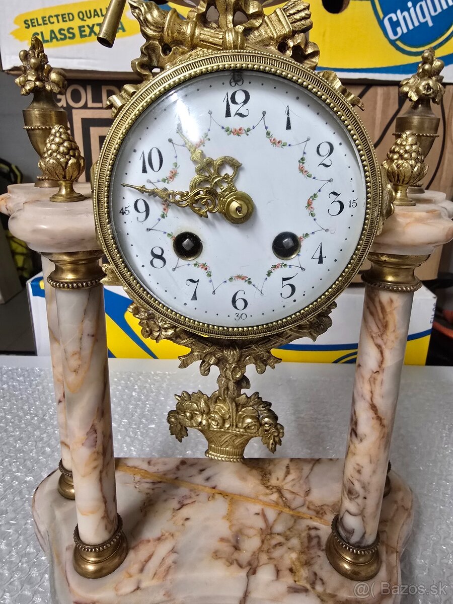 Mramorove hodiny a vazy - 8