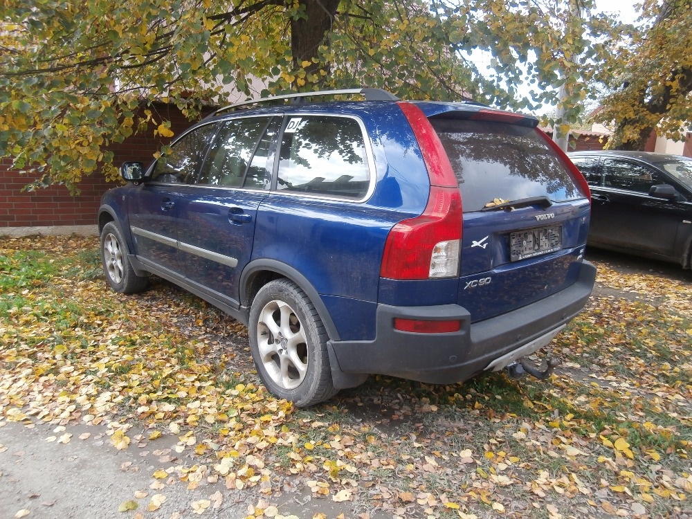 +Volvo XC90+ - 8